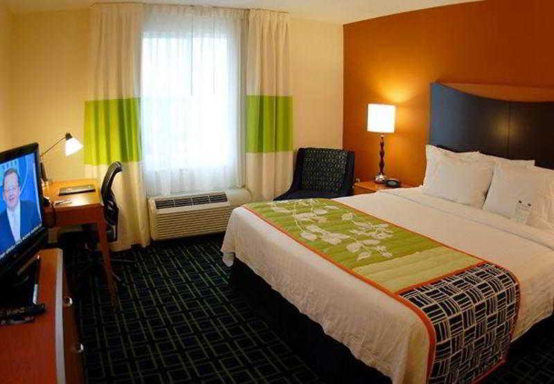 Fairfield Inn & Suites By Marriott Mobile Daphne/Eastern Shore Спаниш Форт Стая снимка